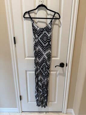 Hurley Black & White Geometric-Print Maxi Dress